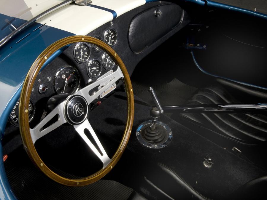  Shelby Cobra USRRC Roadster 1964 года  (фото 17 из 22)